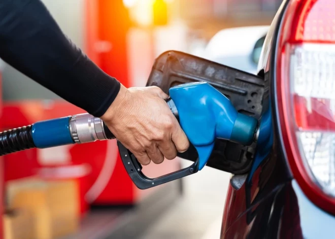 Valdība atbalsta akcīzes nodokļa samazināšanu dīzeļdegvielai par aptuveni 15%