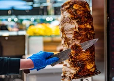 "Невозможно помыть руки после туалета": в латвийских кебабных игнорируют элементарную гигиену