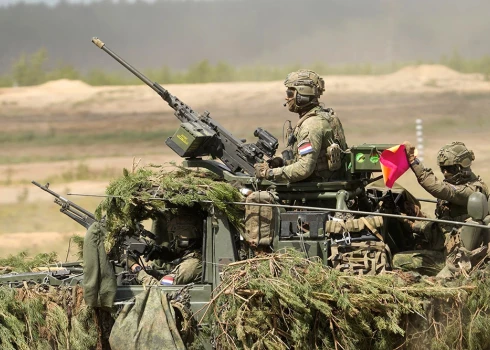 Nīderlandes Karaliskās armijas karavīri piedalās militārajās mācībās "Quadriga 2024".