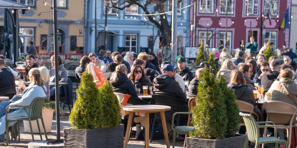 Par samazinātu PVN ēdināšanai sola lemt tikai pēc precīziem aprēķiniem.