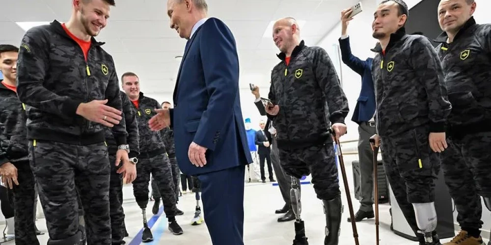 Varbūt kāds no šiem diktatoram Vladimiram Putinam "pateicīgajiem speciālās militārās operācijas invalīdiem" Krieviju pārstāvēs paralimpiskajās spēlēs Losandželosā (ekrānuzņēmums no "X")