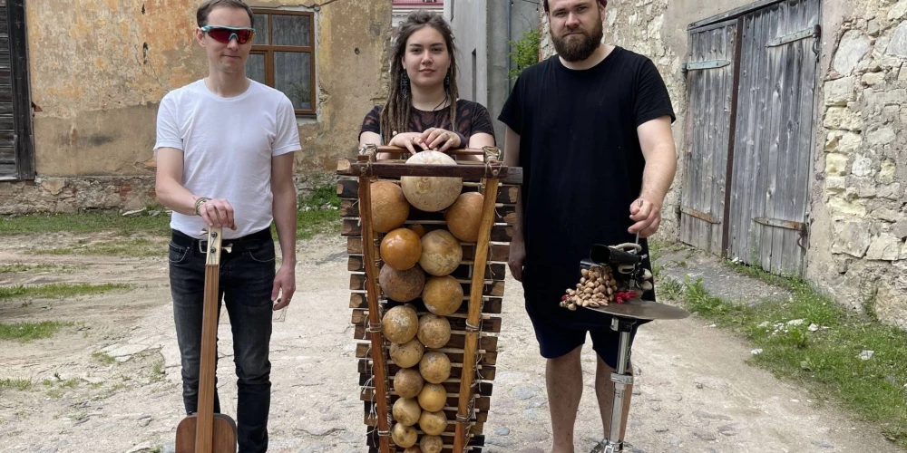 “Nielslens Lielsliens” mūziķi (publicitātes foto)