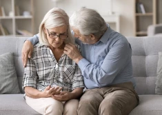 240 евро за то, что посвятила жизнь детям: латвиец шокирован размером пенсии жены