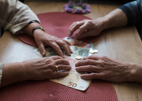 VSAA no 1. aprīļa sāks automātiski pārrēķināt daļu pensiju.