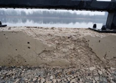 Бетон крошится, вопросы множатся: кто допустил ошибку на променаде Мукусалас?