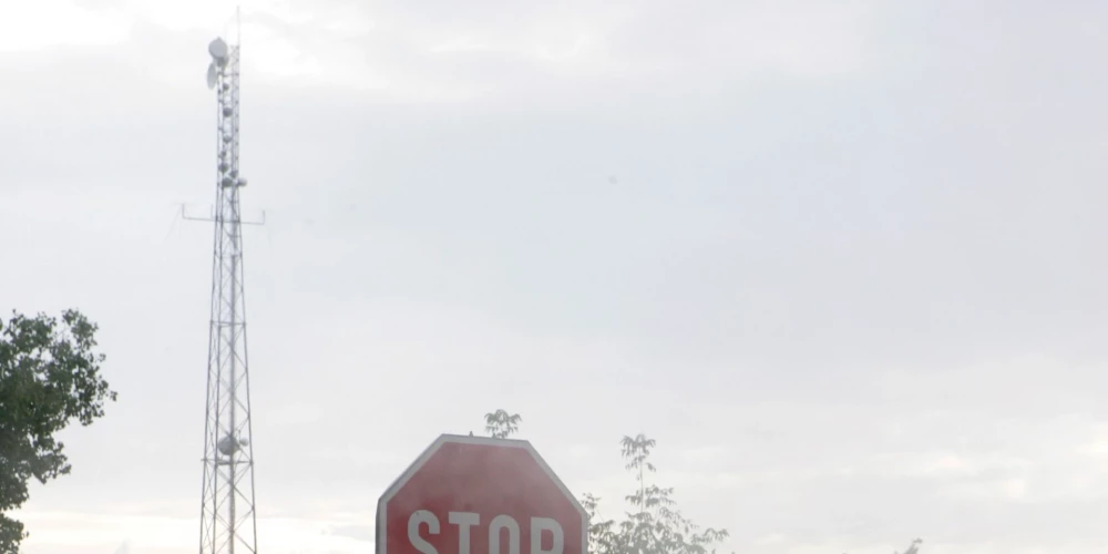 Mobilos sakarus vietām pierobežā nepiedāvā neviens operators – tas neesot ekonomiski izdevīgi.