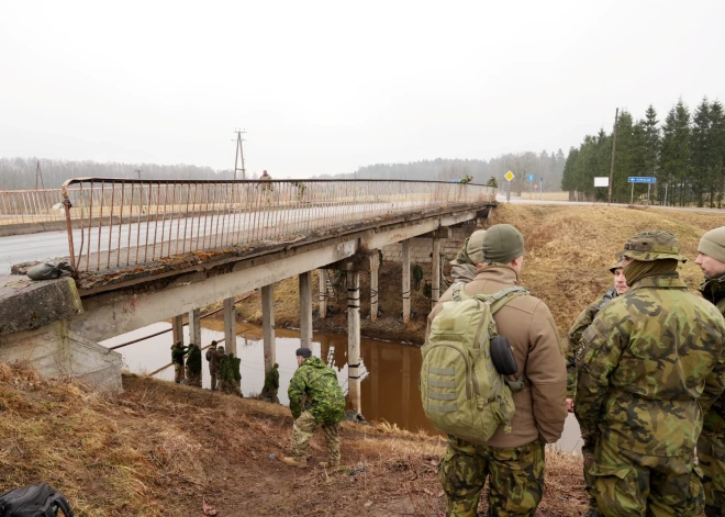 Vācijas mediji: Krievija var iebrukt Baltijas valstīs jau 2026. gadā