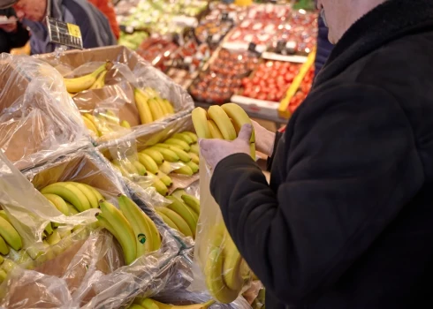 На данный момент сектор розничной торговли в Латвии продолжает работать стабильно, а торговцы внимательно следят за глобальными процессами, которые могут повлиять на поставки и уровень цен.