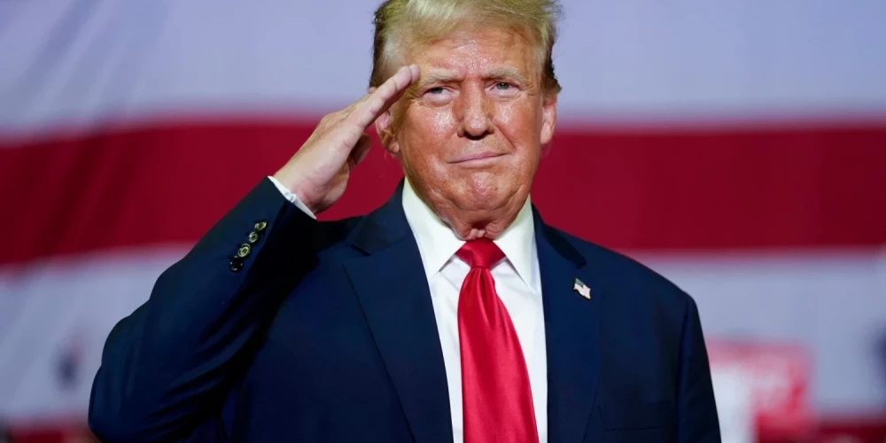 Дональд Трамп пообещал американцам дешевые лекарства. Расплачиваться за это придется нам.