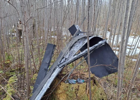 Госполиция расследует падение украинского дрона в Латгале после его вторжения в воздушное пространство Латвии.