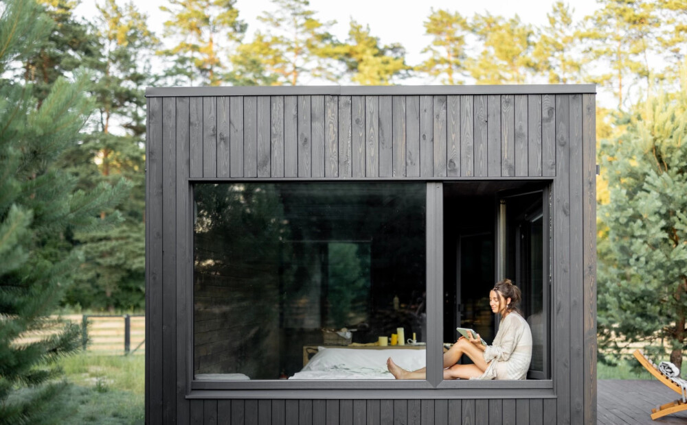 Māja no jūras konteinera: kā no metāla kastītes radīt omulīgu dzīvesvietu