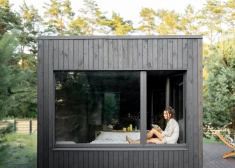 Māja no jūras konteinera: kā no metāla kastītes radīt omulīgu dzīvesvietu