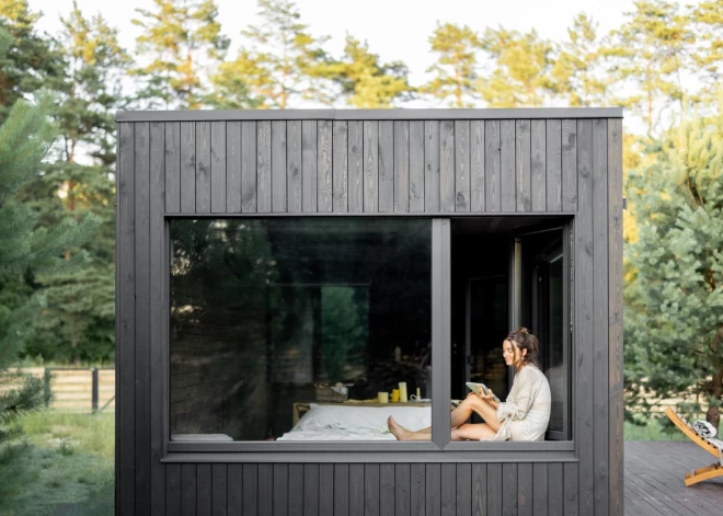 Māja no jūras konteinera: kā no metāla kastītes radīt omulīgu dzīvesvietu