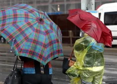 В четверг в Латвии ожидается неустойчивая погода с дождями и сильным ветром
