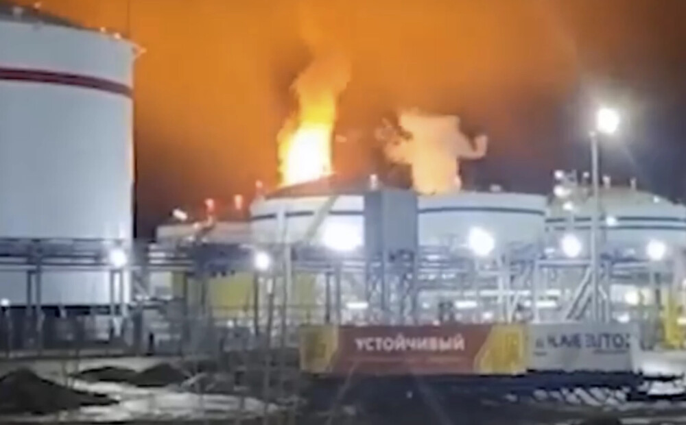 Dūmus var redzēt Somijā! Pēc dronu uzbrukuma paralizēta Krievijas Primorskas un Ustjlugas ostu darbība, Valsts domē prasa uzbrukt uzņēmumiem Eiropā