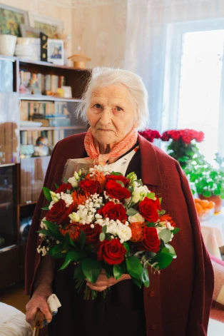 Жительница Балви встретила свое 100-летие с собственным стихотворением и отличным настроением.