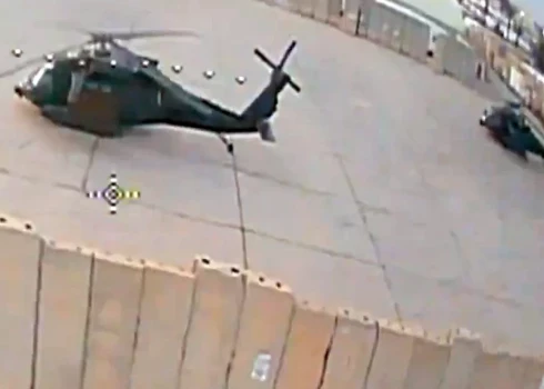 Irānas atbalstītāju grupas Irākā, izmantojot FPV dronus, iznīcināja 60M "Black Hawk" helikopteru.