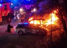 В Пурвциемсе у Maxima вспыхнула машина: перед пожаром происходило странное