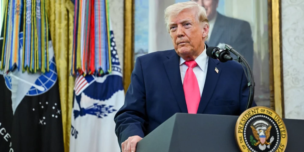 ASV prezidents Donalds Tramps trešdien uzstāja, ka Irāna piedalās miera sarunās, un izteica pieņēmumu, ka Teherānas liegšanās izskaidrojama ar to, ka Irānas sarunvedēji baidās tikt nogalināti.