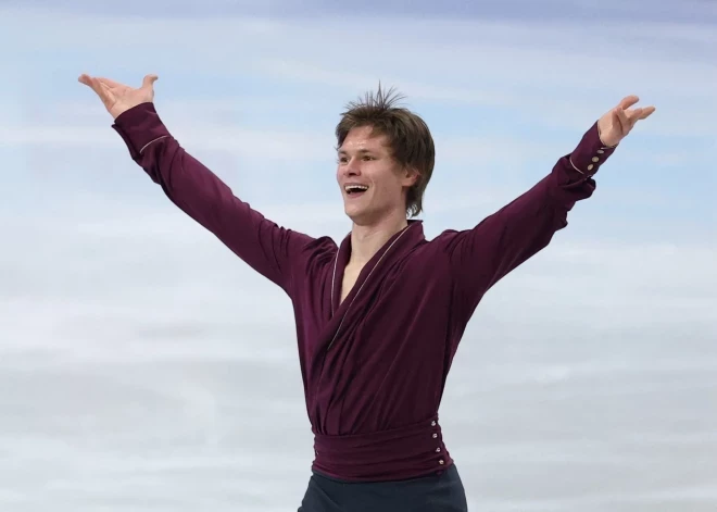 Deniss Vasiļjevs un Fedirs Kuļišs uzsāks dalību pasaules čempionātā daļislidošanā