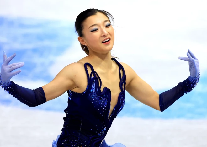 Titulētā japāņu daiļslidotāja Sakamoto līdere pēc pasaules čempionātā īsās programmas, taču cīņa par zeltu būs sīva