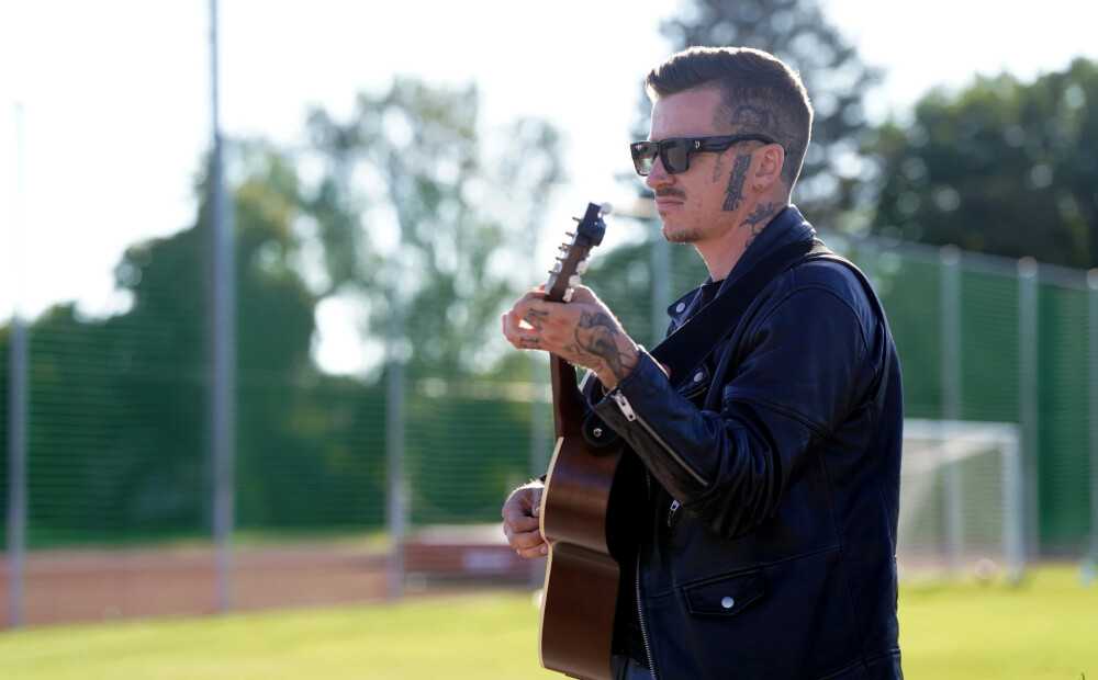 “Pauļuk, pietrūksti!” — 40 dienas pēc māsas nāves Miks Dukurs publicē emocionālu ierakstu