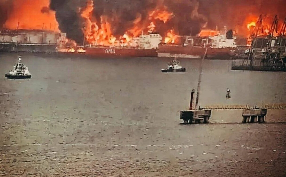 Visa osta liesmās: Ustjlugas naftas terminālis pēc Ukrainas dronu uzbrukuma ir liesmu pārņemts