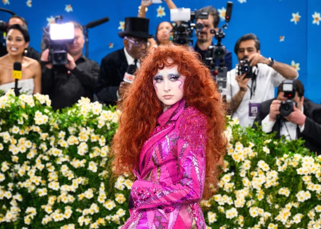 “Es nerīkojos Šapelas Roanas vārdā” — apsargs komentē incidentu Brazīlijas viesnīcā, kurā iesaistīta Džūda Lo meita