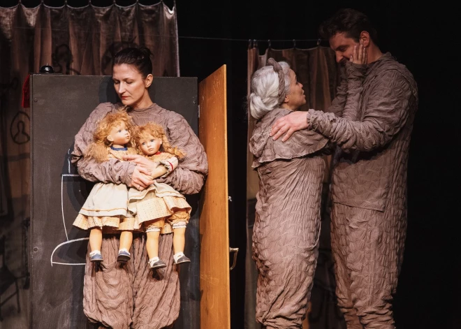 Limbažu Kultūras namā būs skatāma Latvijas Leļļu teātra izrāde “Divas Lotiņas”