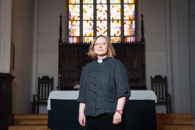 Mācītāja Arta Skuja: “Gan Vecajā, gan Jaunajā Derībā sievietes tiek pieminētas mazāk, kaut arī tās bija ļoti svarīgas.”