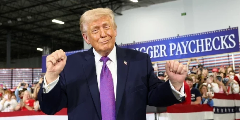 Donalds Tramps varētu novirzīt daļu Ukrainai paredzēto ieroču uz Tuvajiem Austrumiem.