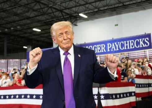 Donalds Tramps varētu novirzīt daļu Ukrainai paredzēto ieroču uz Tuvajiem Austrumiem.