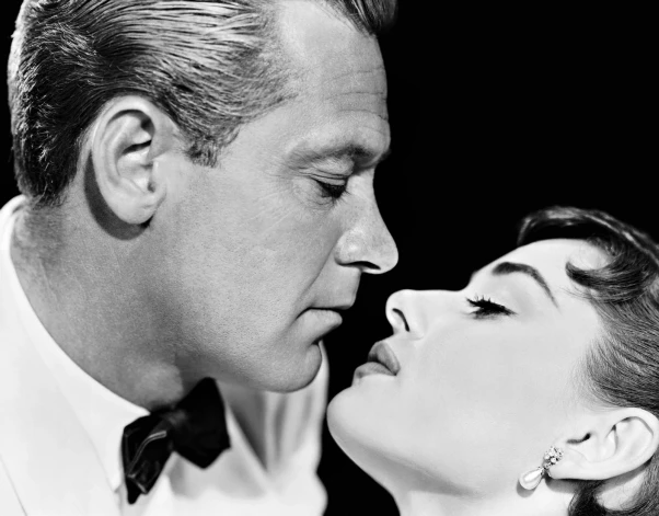 Viljams Holdens un Odrija Hepberna filmā “Sabrina”1954. gadā.