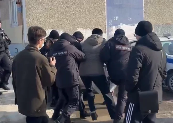 Krievijā draud bargi sodīt visus, kas protestēs pret interneta atslēgšanu