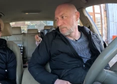 Šova "Ģimene burkā" dalībnieki Karalkini atklāj, cik naudas mēnesī nokūpina smēķos