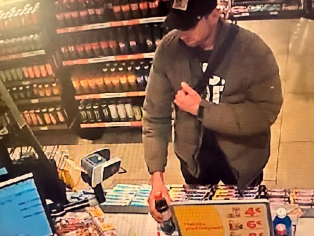 В Сигулде мужчина угнал BMW прямо с заправки и сумел уйти от погони.