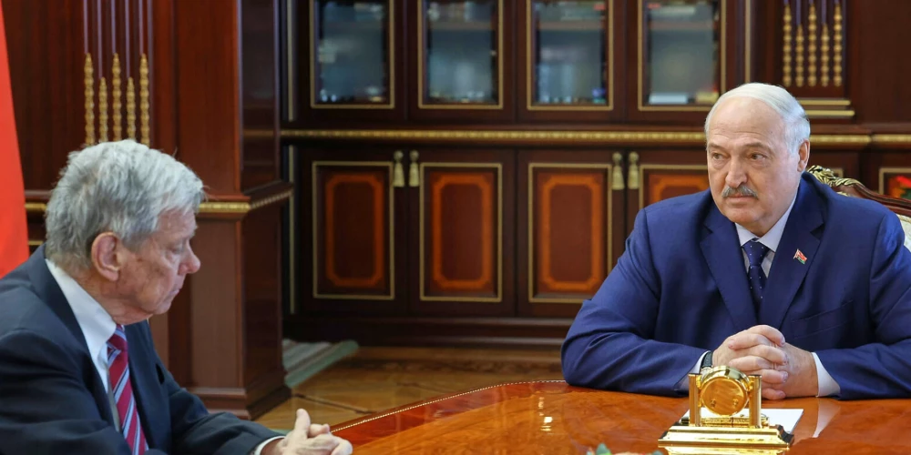 ASV prezidenta Donalda Trampa īpašais sūtnis Džons Kouls 19. martā viesojas pie Baltkrievijas diktatora Aleksandra Lukašenko