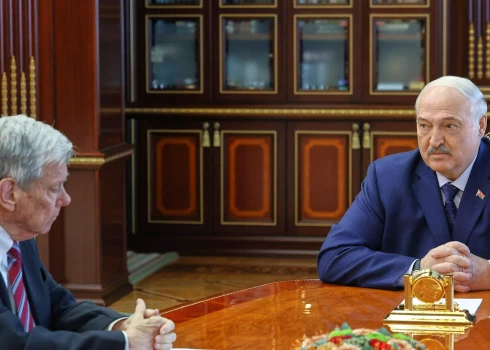 ASV prezidenta Donalda Trampa īpašais sūtnis Džons Kouls 19. martā viesojas pie Baltkrievijas diktatora Aleksandra Lukašenko