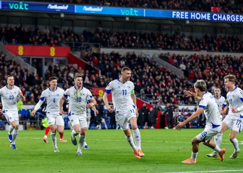 Bosnijas un Hercegovinas izlase šokēja Velsas līdzjutējus pārpildītajā Kārdifas stadionā