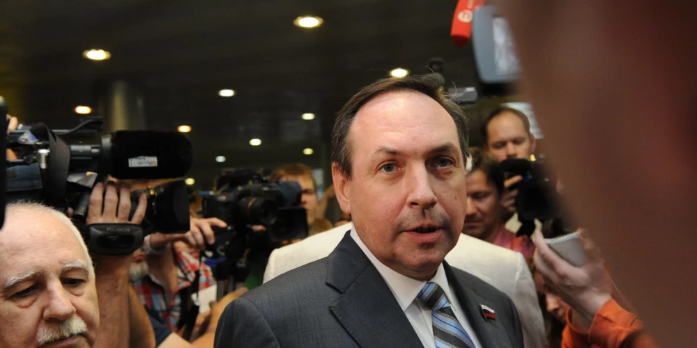  Krievijas parlamenta apakšpalātas Valsts domes ārlietu komitejas priekšsēdētāja vietnieks Vjačeslavs Ņikonovs.