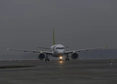 Kontrabandas balonu dēļ Viļņā nevar nolaisties "airBaltic" lidmašīna