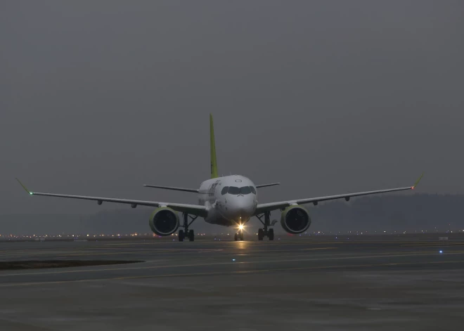 Kontrabandas balonu dēļ Viļņā nevar nolaisties "airBaltic" lidmašīna