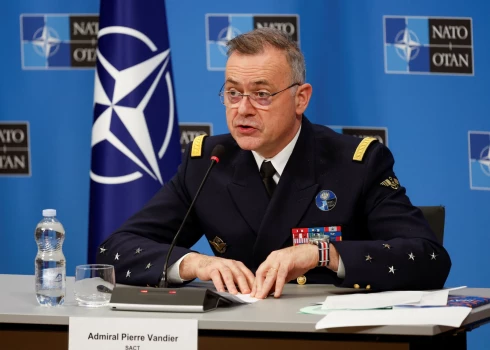 Augsta ranga NATO komandieris Pjērs Vandjē aicināja sabiedrotos steidzami pārdomāt savas aizsardzības spējas.