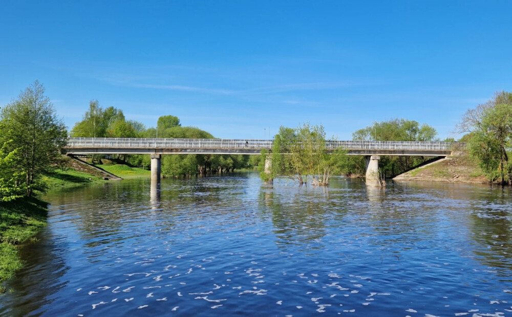 Sākušies gājēju tilta pār Dubnas upi pārbūves un pievedceliņu atjaunošanas darbi