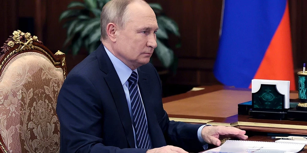 Putins ierosināja uzņēmumiem veikt "brīvprātīgas" iemaksas budžetā, lai atbalstītu kara turpināšanu. 