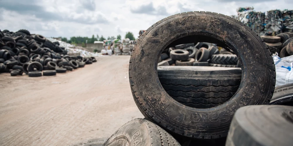 Riepas ir viens no tiem atkritumu veidiem, kam nepieciešama īpaša apsaimniekošana.