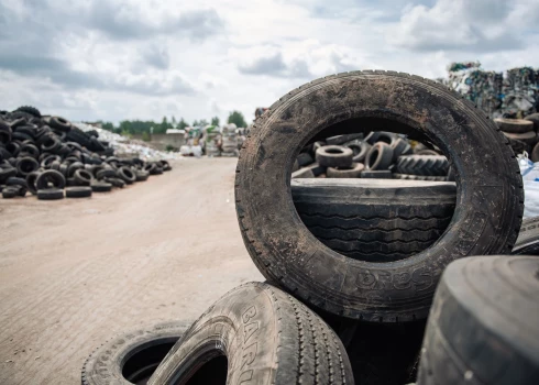 Riepas ir viens no tiem atkritumu veidiem, kam nepieciešama īpaša apsaimniekošana.