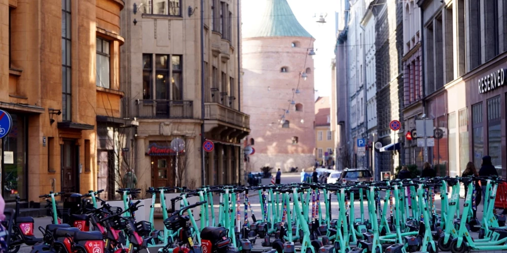 "Bolt" lietotnē ieviests skrejriteņu braukšanas vērtējums. 