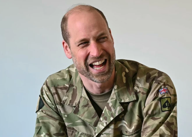 Princis Viljams izsakās, ka pēc tikšanās ar karavīriem viņš varētu nomainīt bārdu pret ūsām