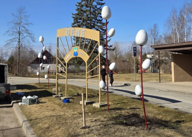 FOTO: Dobeles novadā izvietoti Lieldienu vides objekti